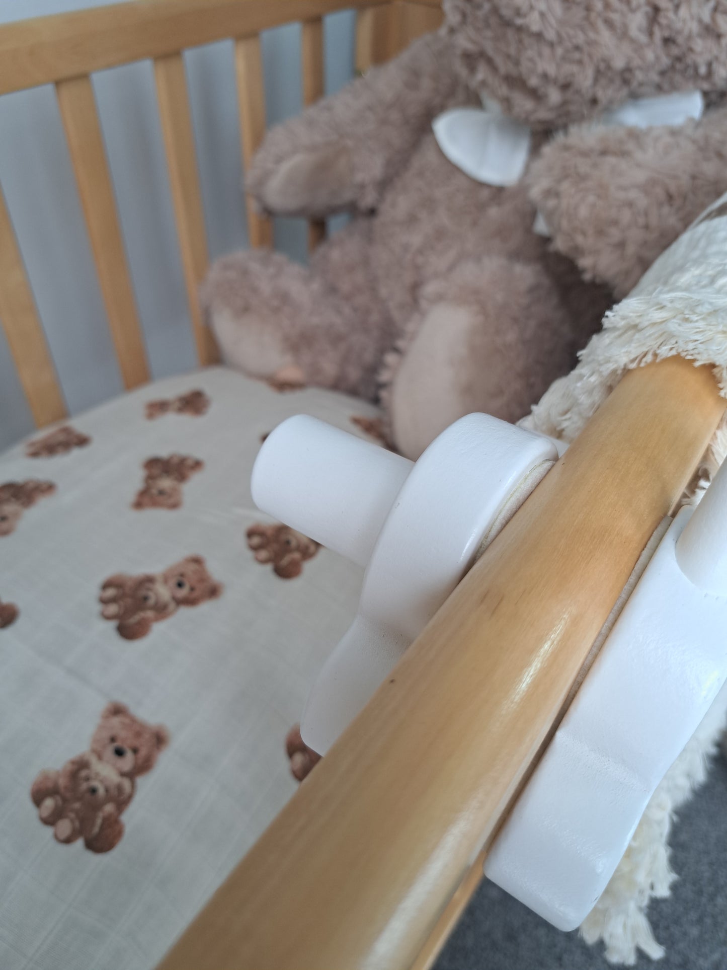 White Wooden Cloud Baby Mobile Arm Bracket
