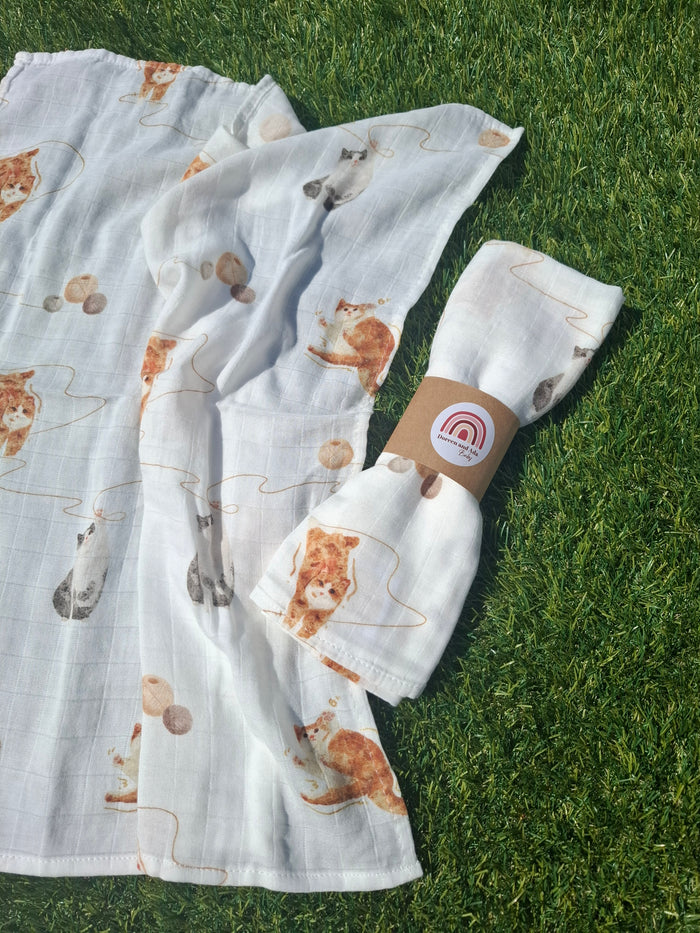 Playful cat print muslin square for babies, 60x60cm soft cotton, ideal baby shower gift for cat-loving families